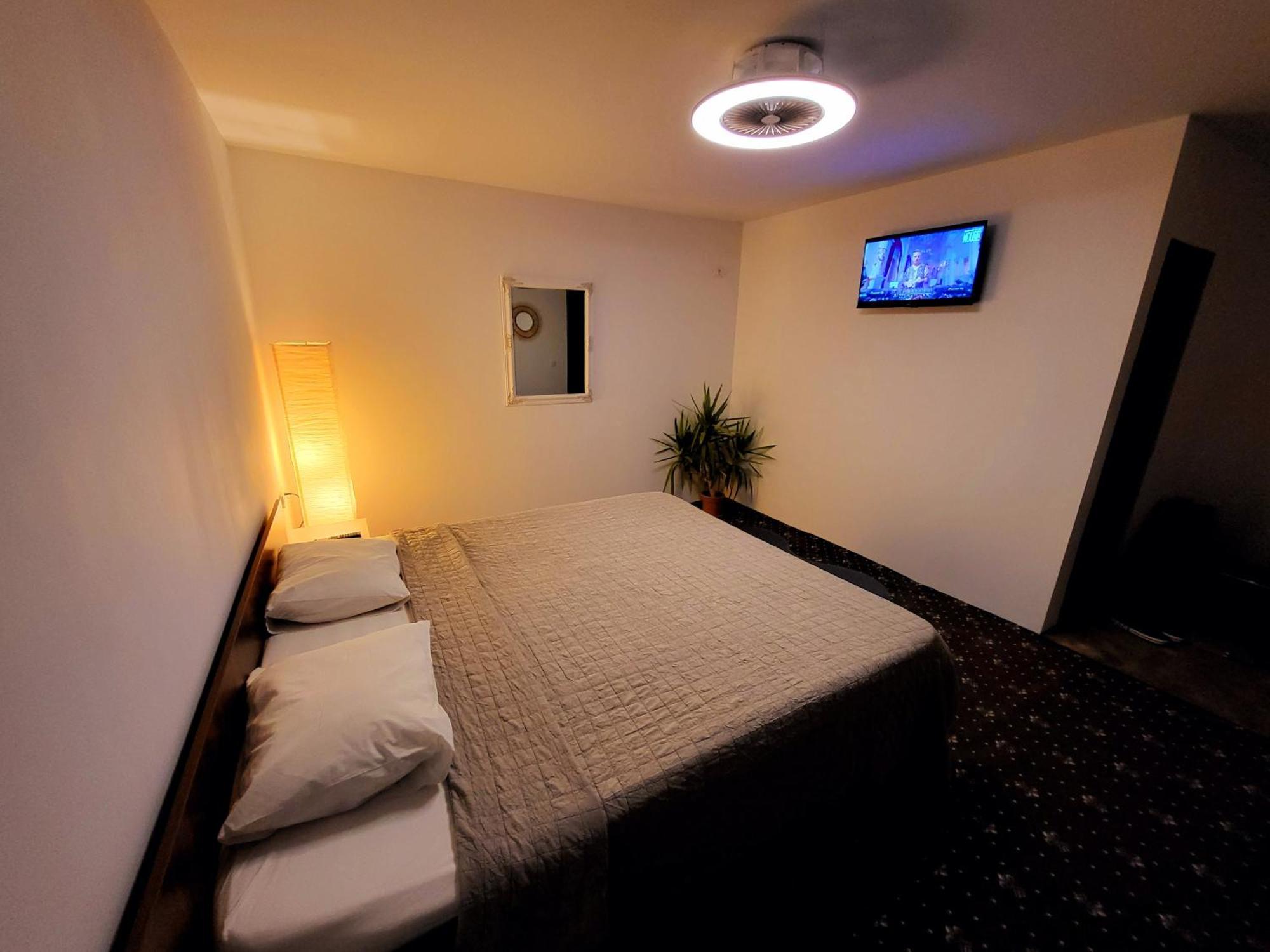 Forest Inn Izvorani Екстериор снимка